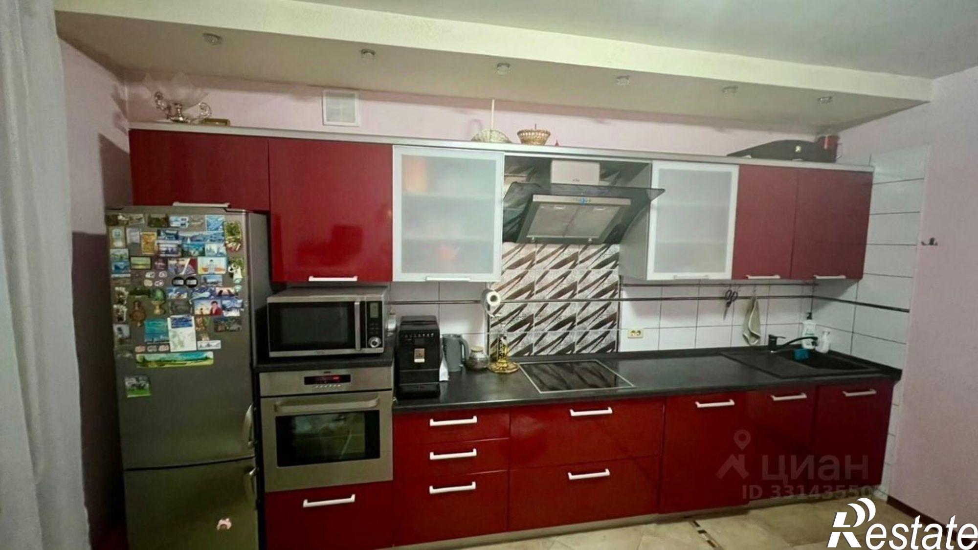 Купить квартиру за 9 998 000 рублей на ул Крайнова, 4