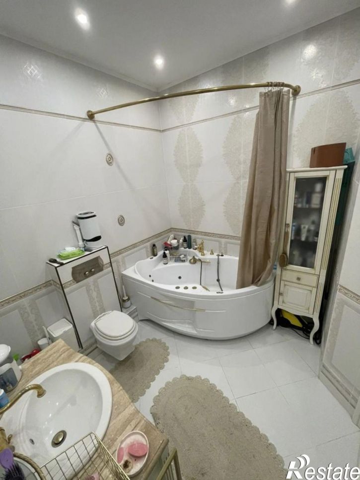 3-комн квартира Октябрьский пр-кт, 25
