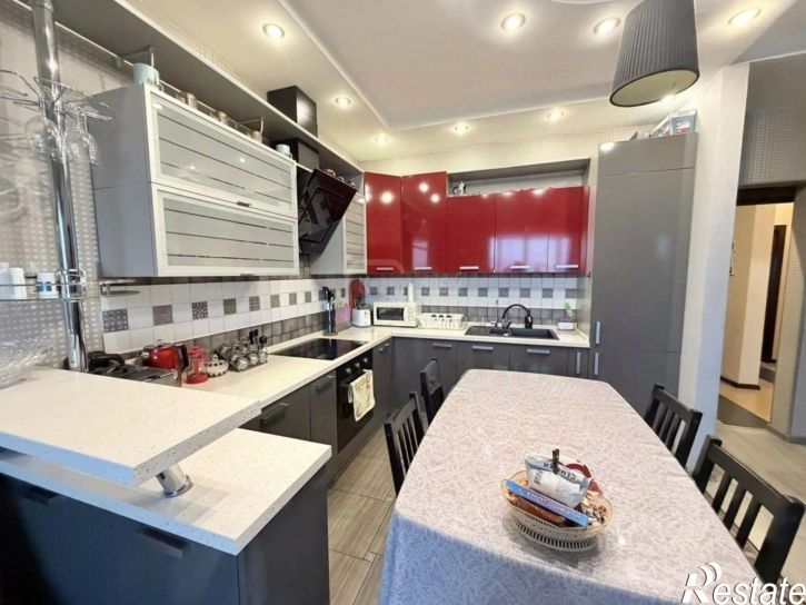 3-комн квартира пр-кт Строителей, 13Г,  д. 13Г