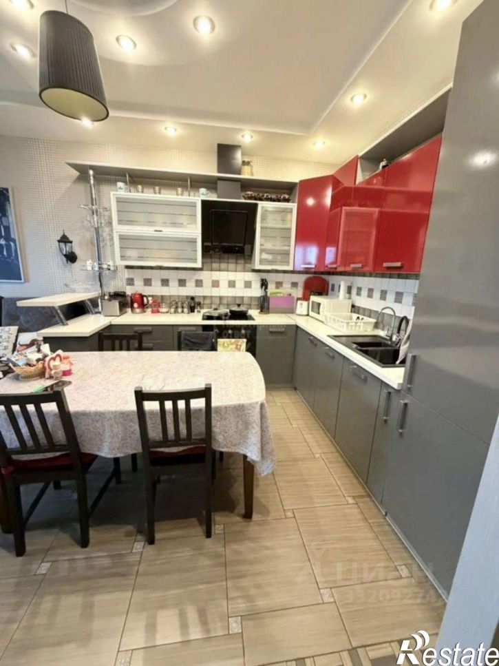 3-комн квартира пр-кт Строителей, 13Г,  д. 13Г