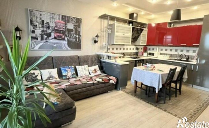 3-комн квартира пр-кт Строителей, 13Г,  д. 13Г