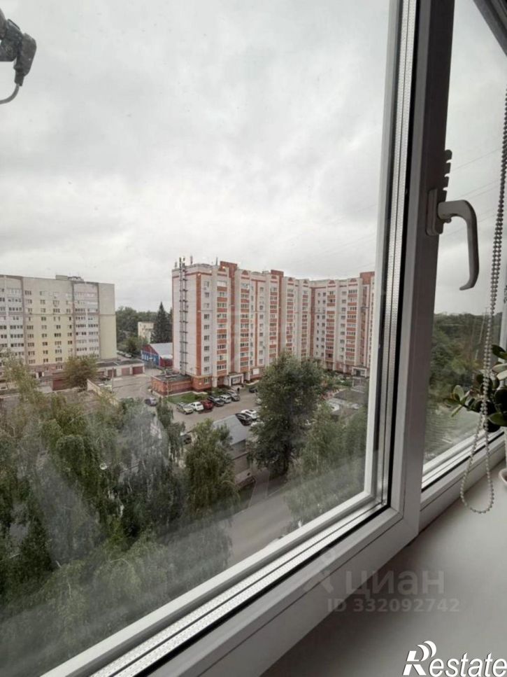 3-комн квартира пр-кт Строителей, 13Г,  д. 13Г