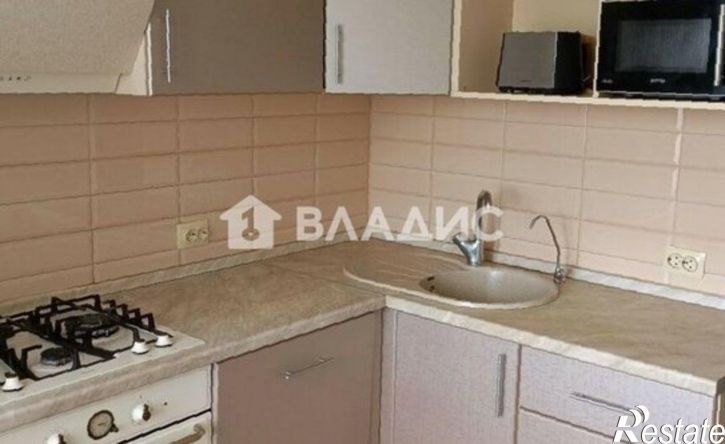 3-комн квартира ул Комиссарова, 9,  д. 9
