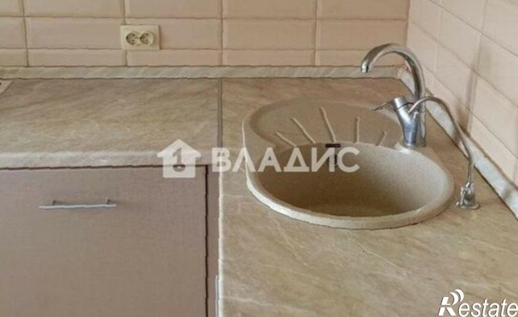 3-комн квартира ул Комиссарова, 9,  д. 9