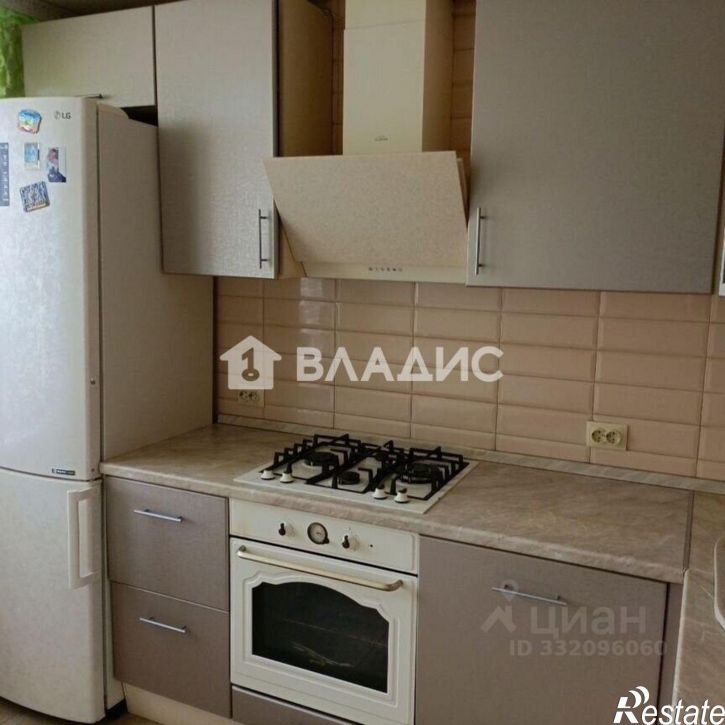 3-комн квартира ул Комиссарова, 9,  д. 9