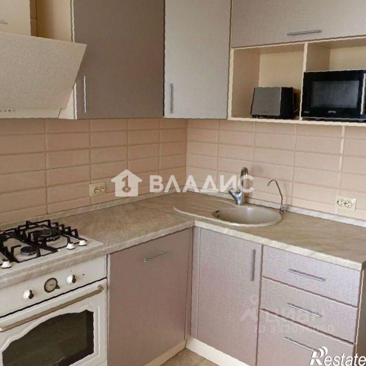 3-комн квартира ул Комиссарова, 9,  д. 9