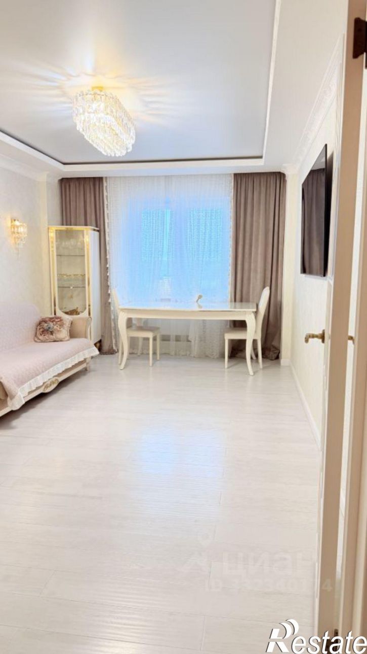 3-комн квартира пр-кт Строителей, 9а,  д. 9а