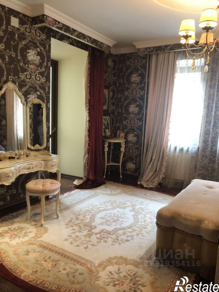 4-комн квартира ул Офицерская, 9А,  д. 9А