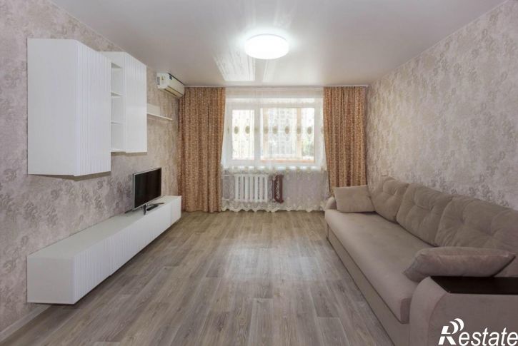 2-комн квартира Комиссарова ул, 28