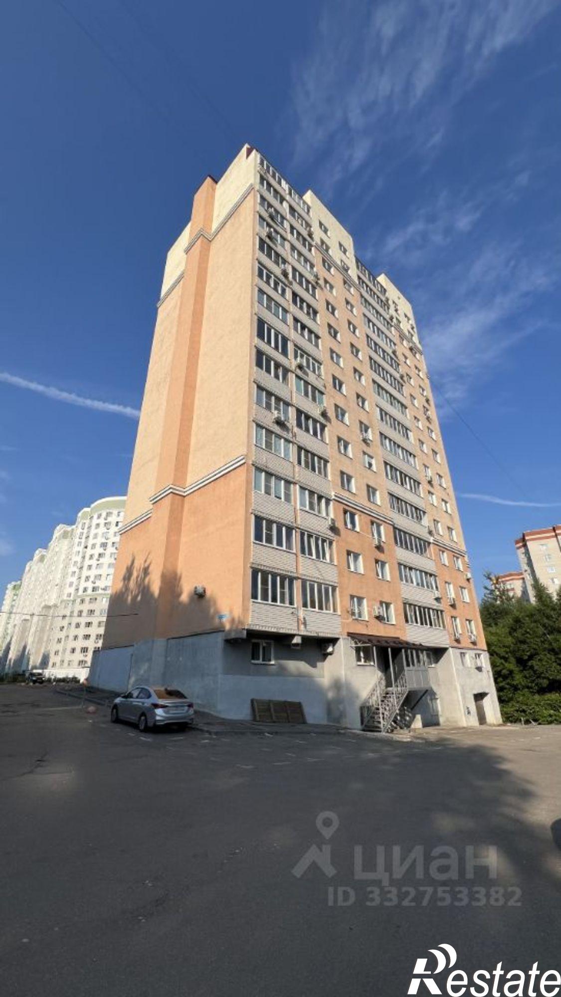 Купить гараж, место в паркинге за 4 200 000 рублей на ул Университетская, 11