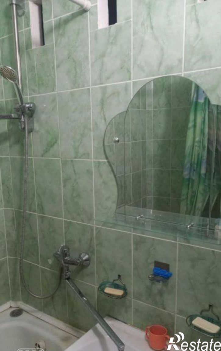 3-комн квартира Комиссарова ул, 33