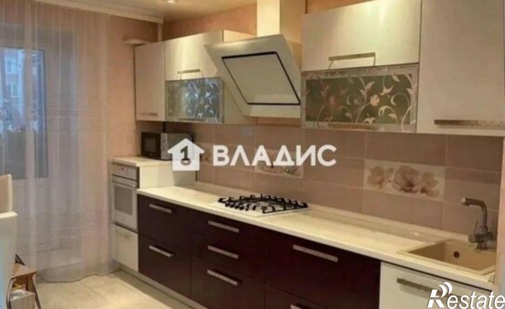 3-комн квартира ул Комиссарова, 22а,  д. 22а