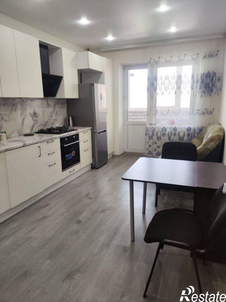 3-комн квартира Родионовка ул, 8