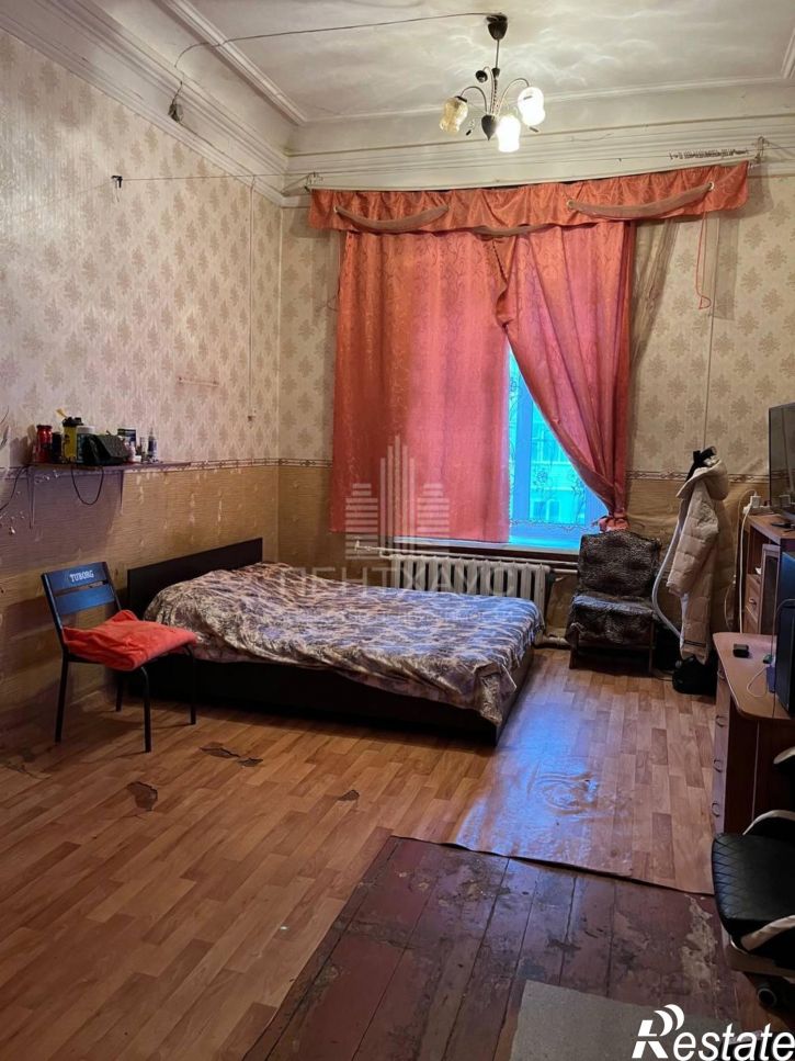 4-комн квартира Октябрьский военный г-к, 7