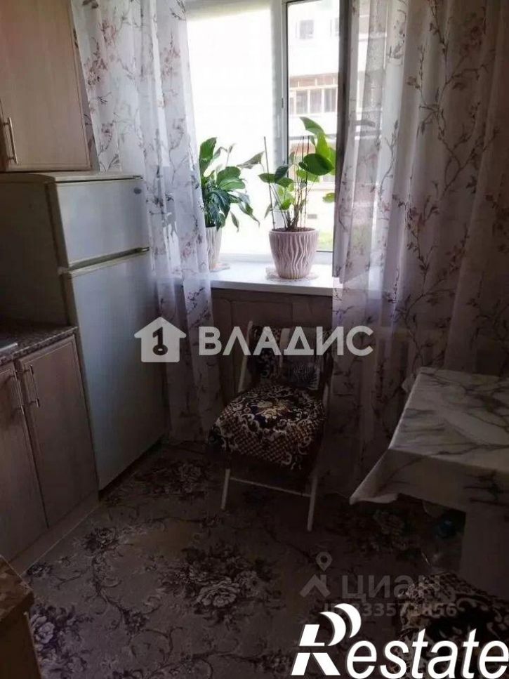 1-комн квартира улица Крайнова, 16,  д. 16