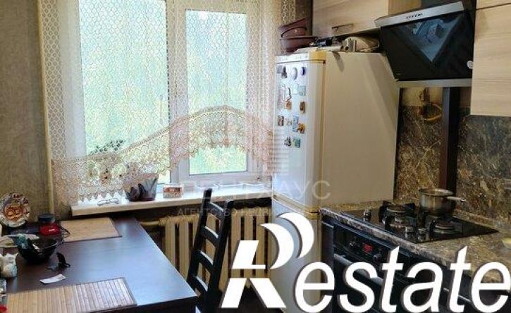 3-комн квартира улица Комиссарова, 9,  д. 9