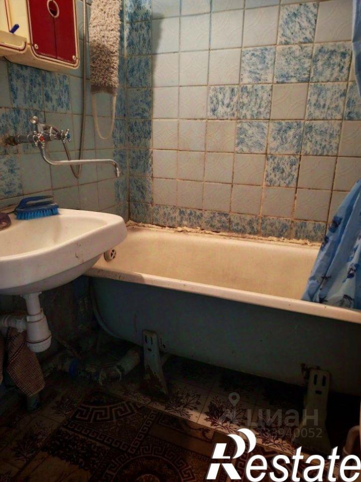 2-комн квартира улица Безыменского, 12,  д. 12