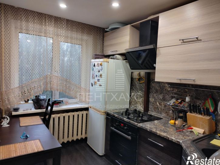 3-комн квартира улица Комиссарова, 9