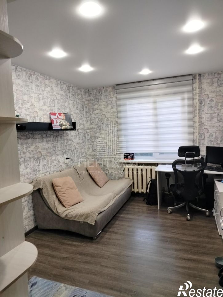 3-комн квартира улица Комиссарова, 9