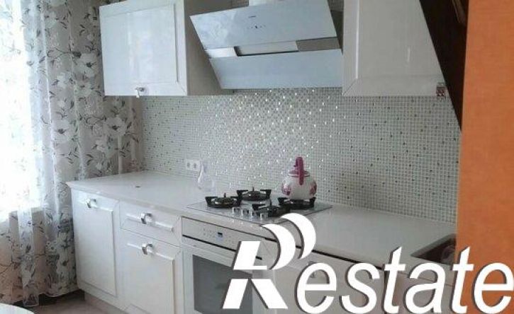 2-комн квартира улица Комиссарова, 35А,  д. 35А