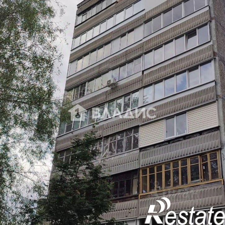 2-комн квартира улица Комиссарова, 2А,  д. 2А