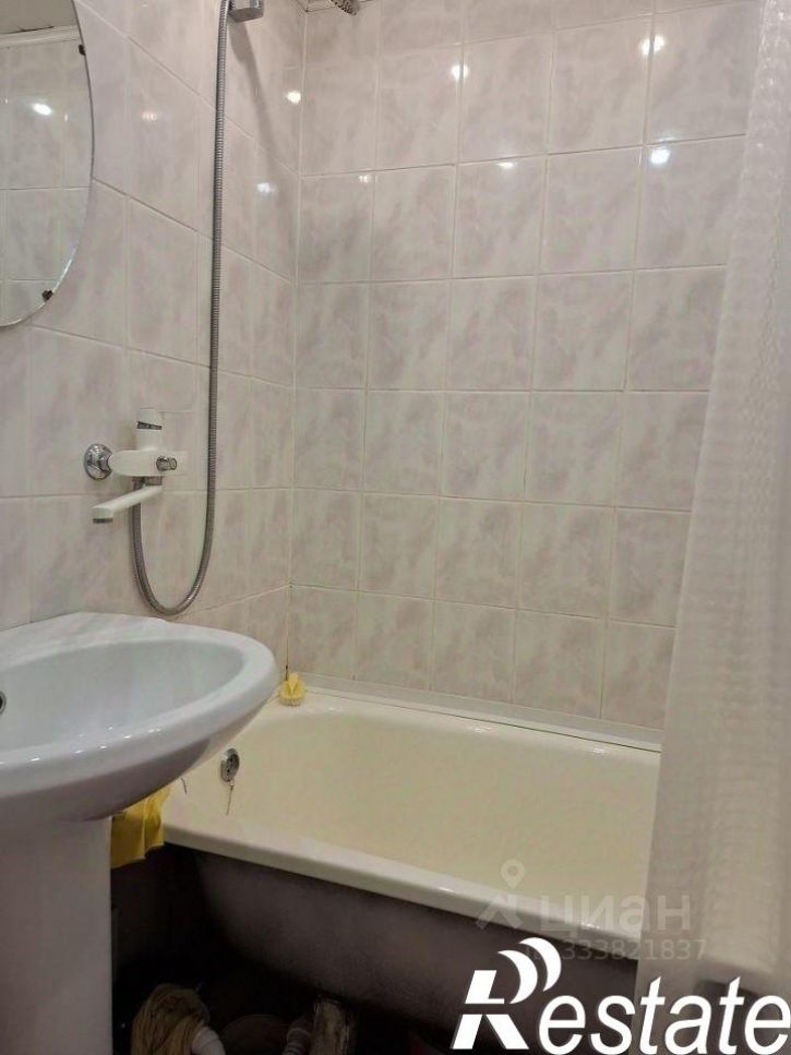 2-комн квартира улица Комиссарова, 14,  д. 14