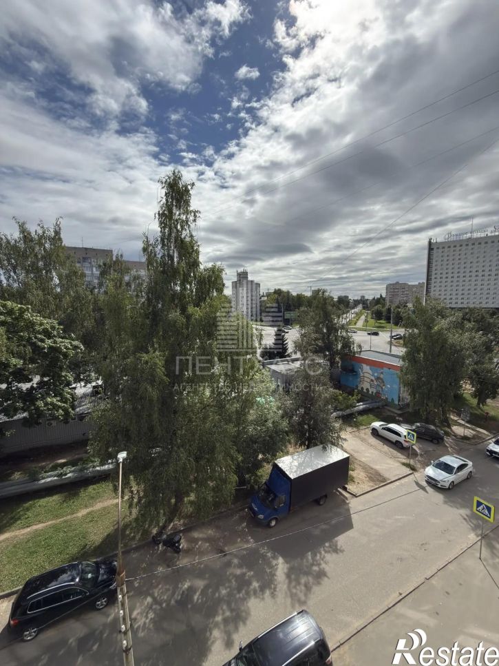 2-комн квартира проспект Строителей, 46