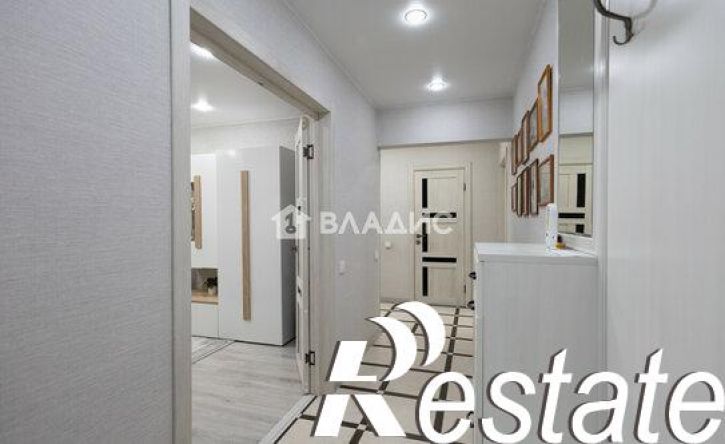3-комн квартира улица Комиссарова, 4Б,  д. 4Б