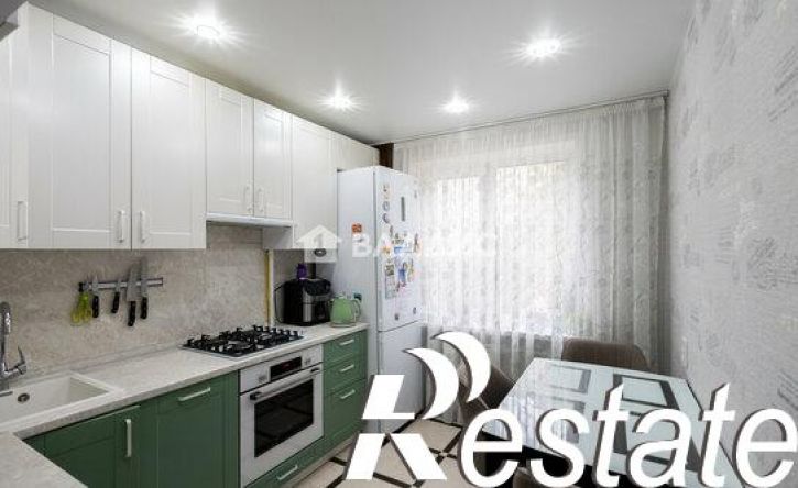3-комн квартира улица Комиссарова, 4Б,  д. 4Б