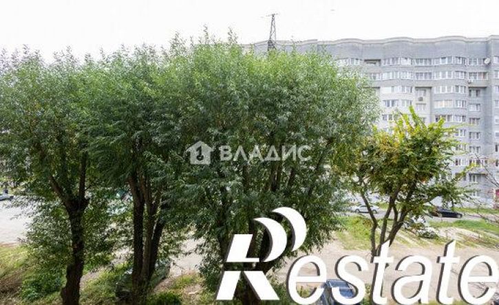 3-комн квартира улица Комиссарова, 4Б,  д. 4Б