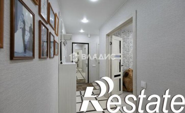3-комн квартира улица Комиссарова, 4Б,  д. 4Б