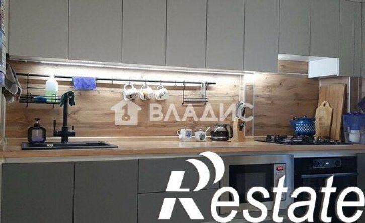 3-комн квартира улица Безыменского, 21Б,  д. 21Б
