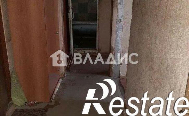 2-комн квартира улица Комиссарова, 1,  д. 1