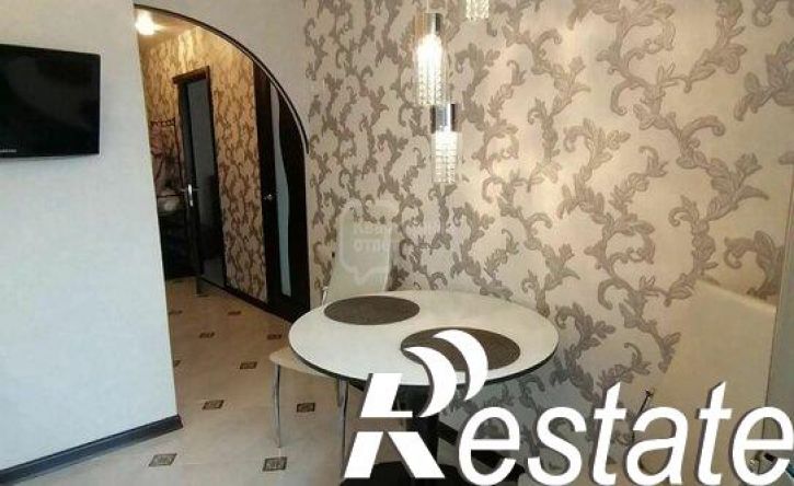 2-комн квартира улица Комиссарова, 35А,  д. 35А