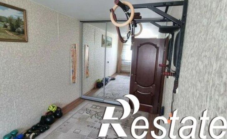 3-комн квартира улица Комиссарова, 25,  д. 25